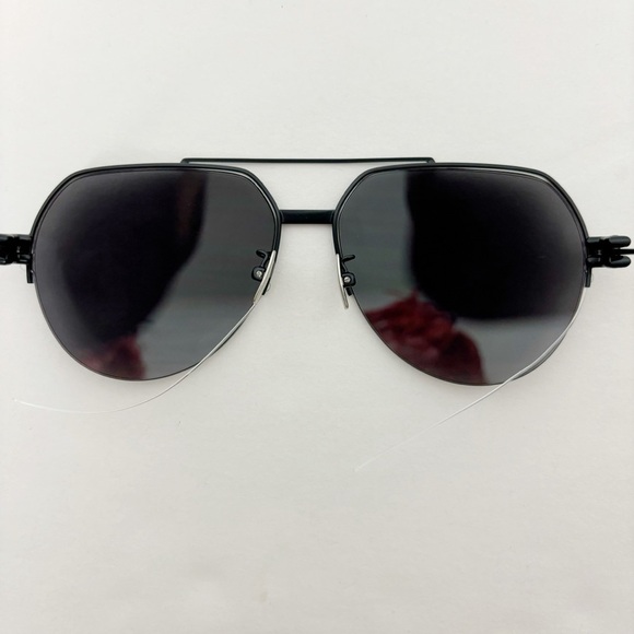 FLAW Bottega Veneta Metal Double Bridge Pilot in Shiny Black & Grey main image 5